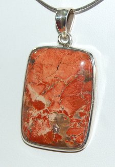 Brekzienjaspisanhänger in Silber