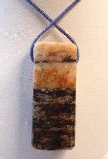 Preview: Turmalin schwarz mit Quarzit-Anhänger, Rück- oder Vorderseite