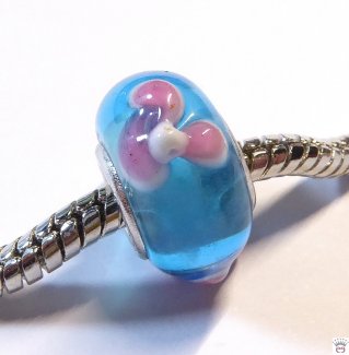 Glasbead mit Silberkappen