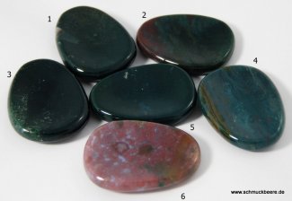 Heliotrop - als Daumenstein geschliffen
