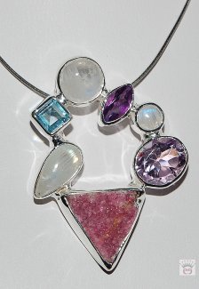 Multicolor-Anhänger mit Kobaltcalcit und Silberöse