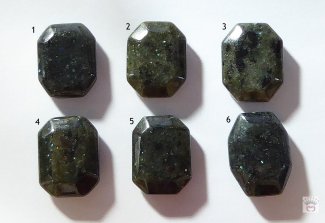 Achteckiger Flatstone aus Labradorit