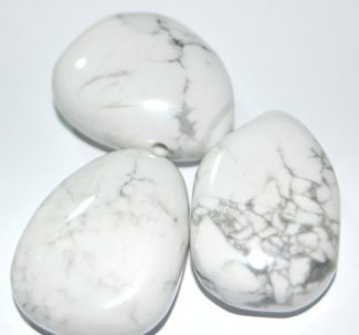 Edelsteinanhänger Magnesit, Trommelstein