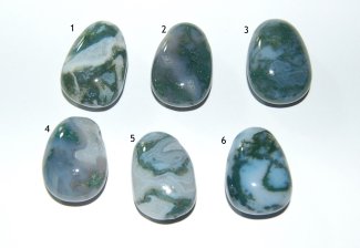 Moosachat Trommelstein