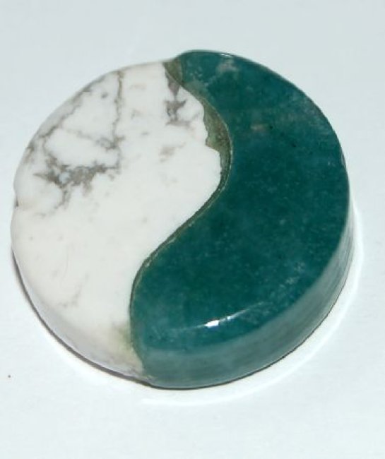 Edelsteinanhänger Yin Yang Magnesit-Moosachat