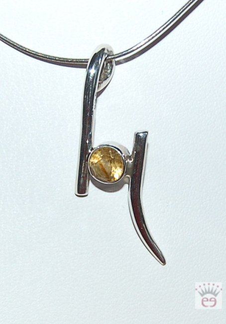 Schlichter Silberanhänger mit facettiertem Citrin.