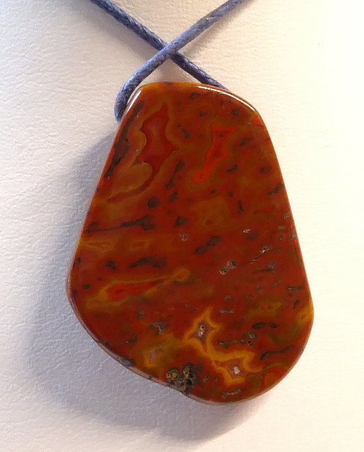 Achat-Anhänger, Rück- oder Vorderseite