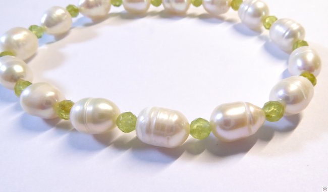 Armschmuck Perlenarmband, Süßwasserzuchtperlen, Peridot
