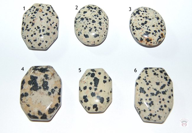 Achteckiger Flatstone aus Dalmatinerjaspis