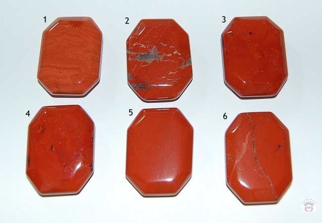 Achteckiger Flatstone aus rotem Jaspis