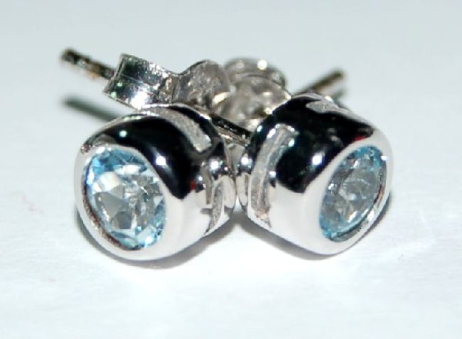 Blautopas Ohrstecker, 4 mm