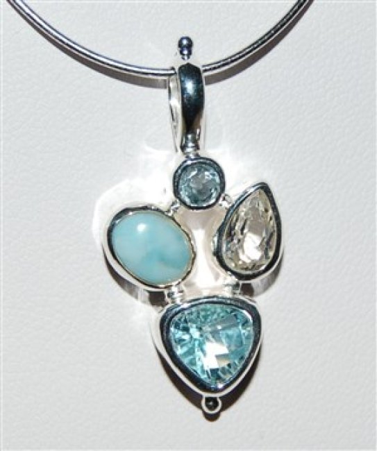 Silberanhänger mit Larimar und Weiß-/Blautopas