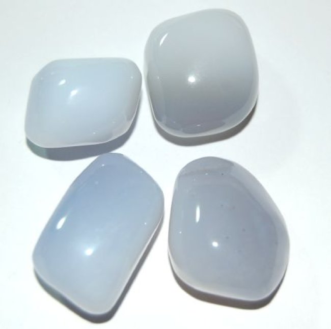 Edelstein Chalcedon, Trommelstein ungebohrt